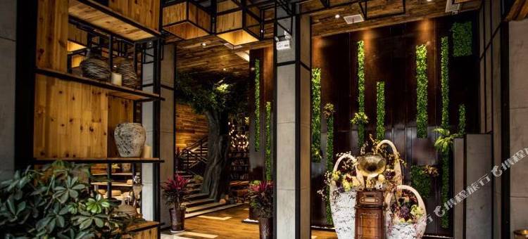 伊佳Loft主题酒店(平顶山火车站店)图片