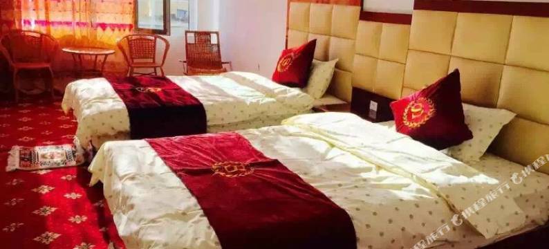 青海湖小牦牦家庭牧场图片