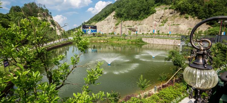 横店铖元火车庄园图片