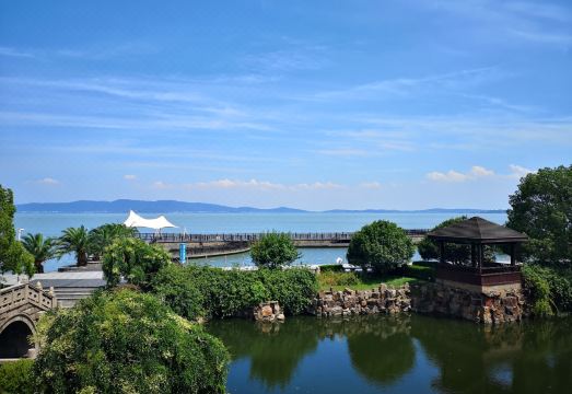 Seagull Huxin Island Resort SuzhouHotel Overview