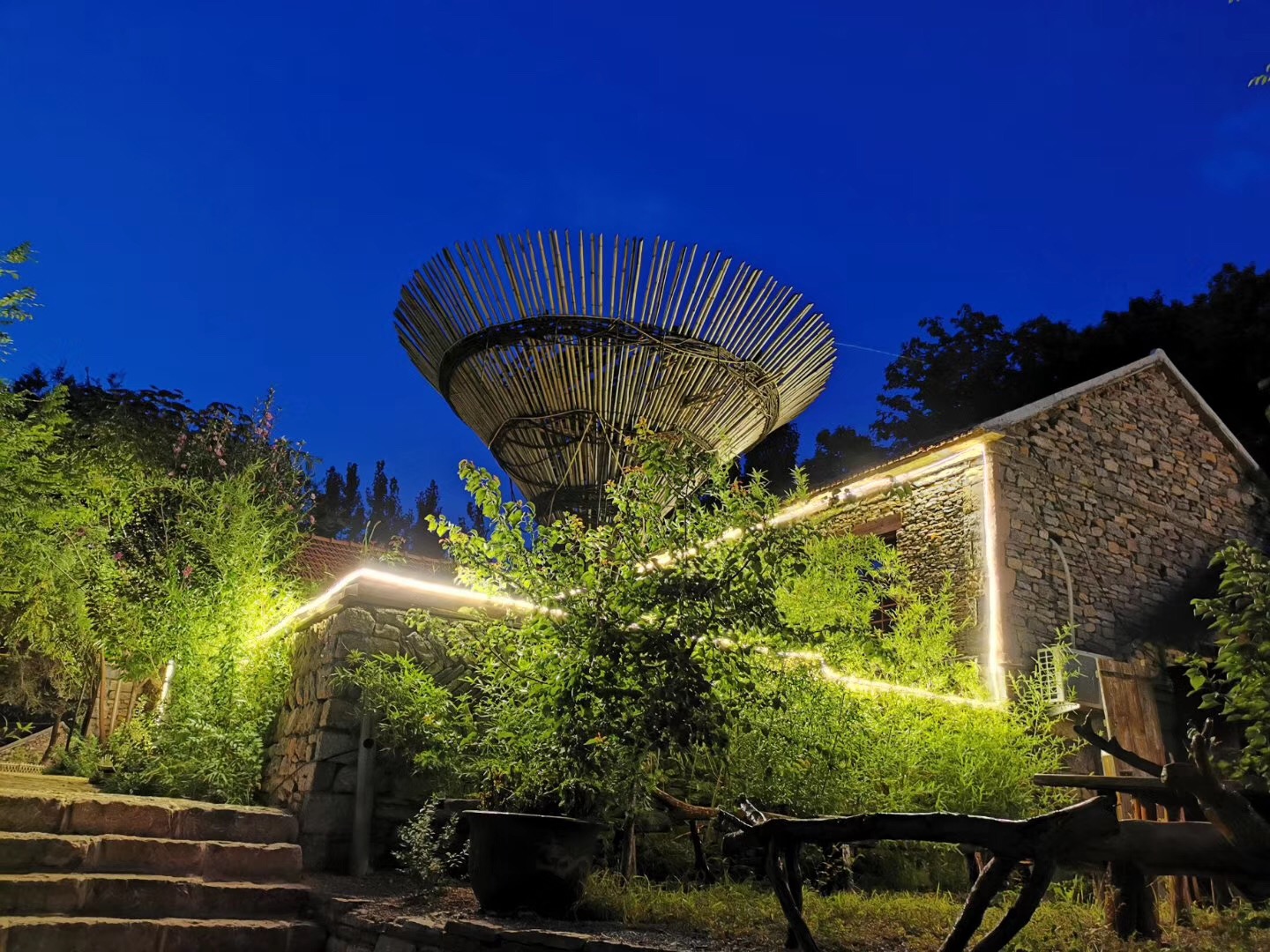 Yishui Shanlan Seeking Firefly B&B HotelOver view