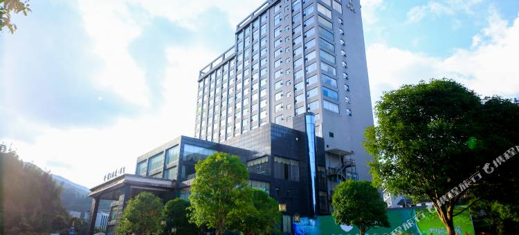 玲珑王国际大酒店(桂东县三台山公园店)图片