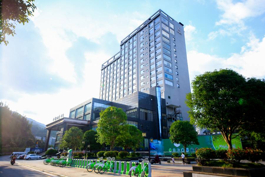 玲瓏王國際大酒店(桂東縣三台山公園店)