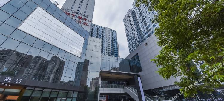 嚯米璞宿酒店(长沙高铁南站绿地之窗店)图片