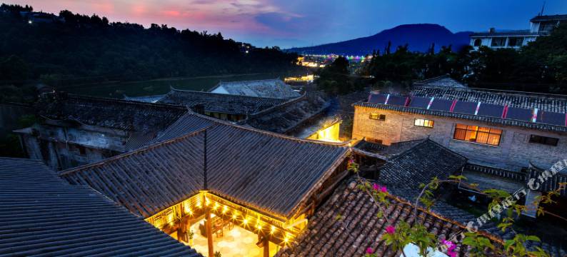 腾冲繁花轻奢庭院图片