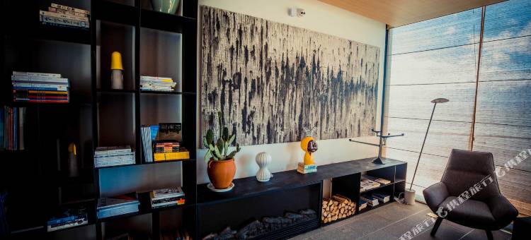 大理双廊半月拖蓝水景雅院图片