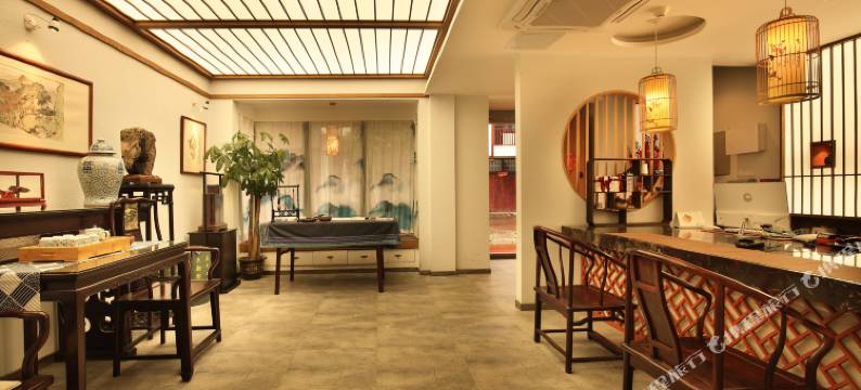 城外有闲逸墅(桂林芦笛岩景区桃花江店)图片