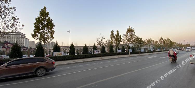 艺龙瑞云酒店(郑州国香茶城郎庄地铁站店)图片