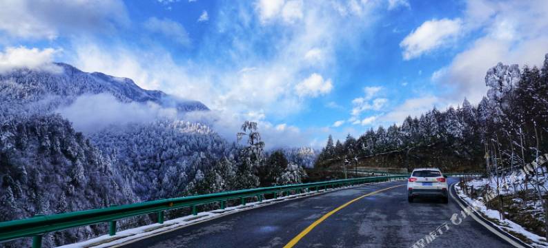 海螺沟玛阿洛磨途藏式民宿(磨西镇游客中心店)图片