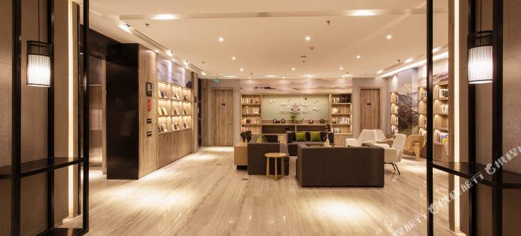 平凉绿地广场柳湖西路亚朵酒店图片