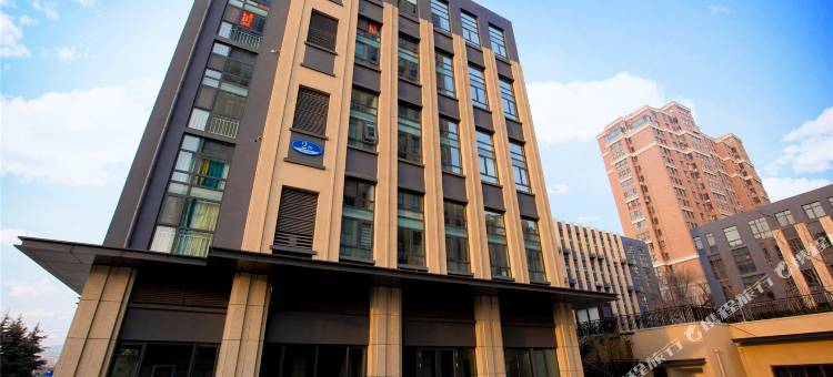 沐恩LOFT轻奢公寓(青岛火车北站永年路地铁站店)图片