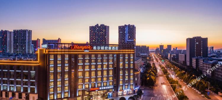 昆明南站希尔顿欢朋酒店图片
