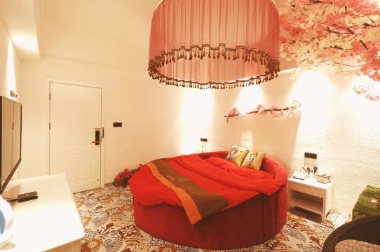 遇花享主题酒店(株洲红旗广场店)