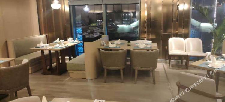 杰夫杰夫高空江景酒店(重庆北滨路鎏嘉码头店)图片