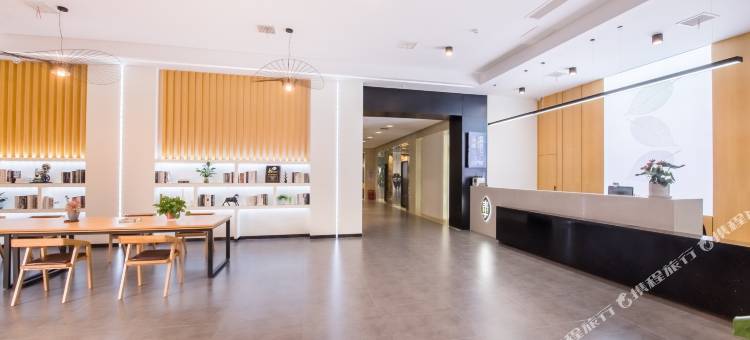 青季酒店(苏州盛泽大润发舜新中路店)图片