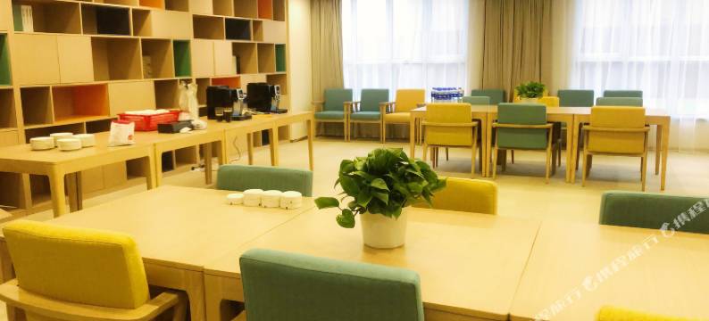 上海绿地康养居酒店图片