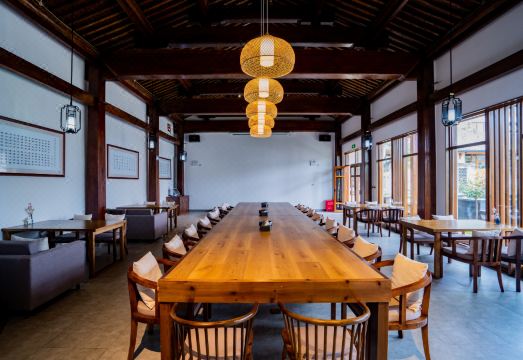 Yingchunli HostelHotel Overview