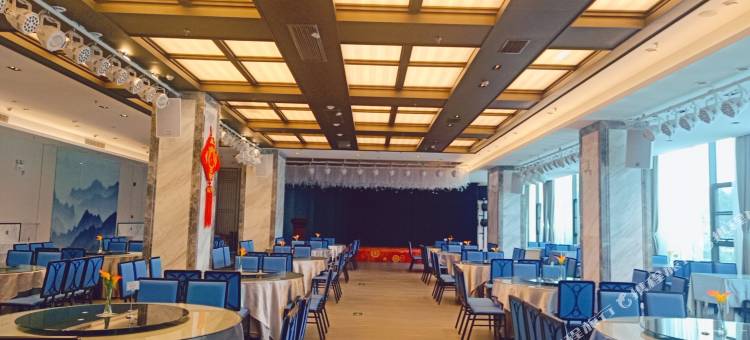信阳维斯特精选酒店(万达广场高铁东站店)图片