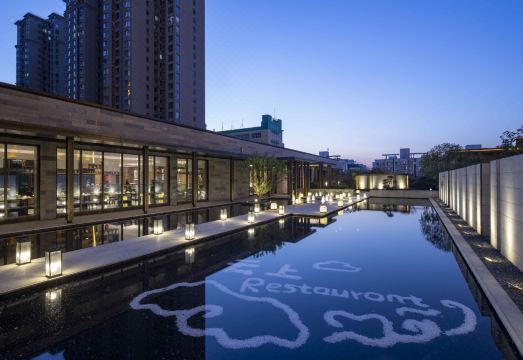 Ramada by Wyndham LuoyangHotel Overview