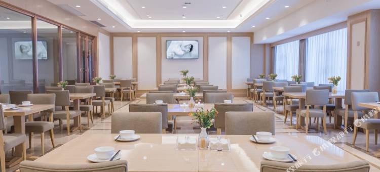 维也纳国际酒店(大竹金利美广场店)图片