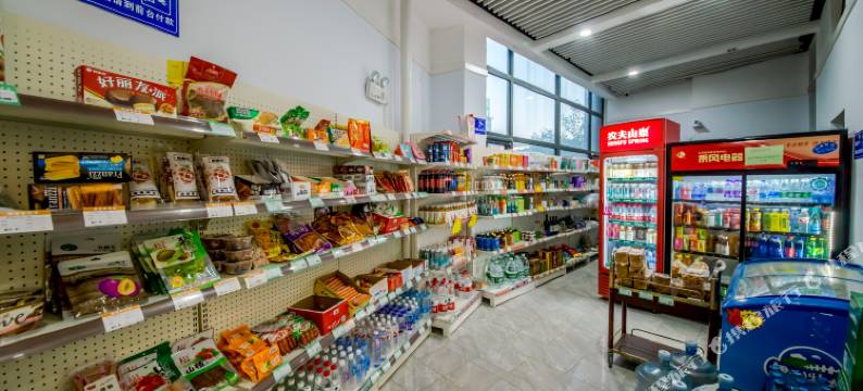 轻住悦享酒店(青岛流亭东方城恒大御澜国际店)图片