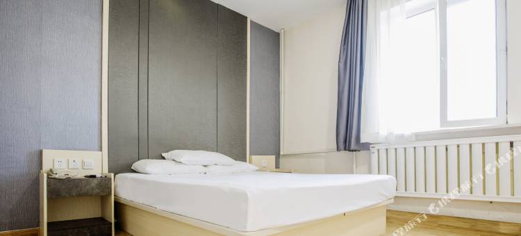 怡莱酒店(盖州火车站兴隆大家庭店)图片