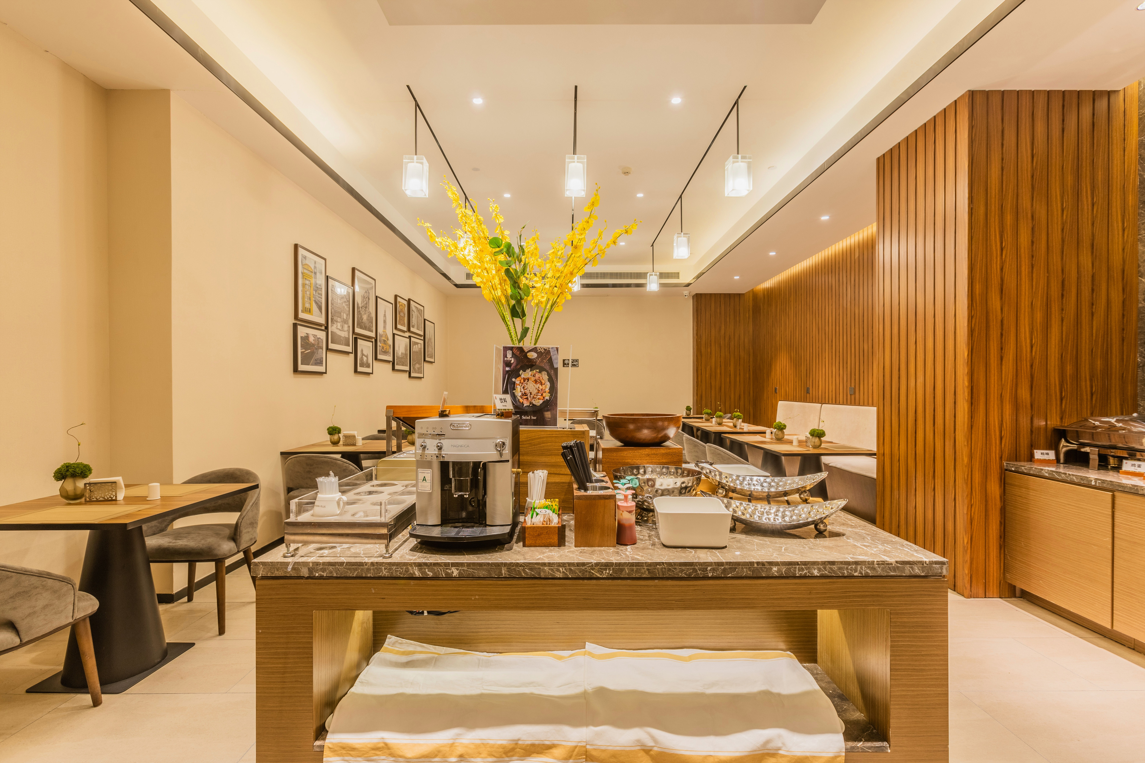 Homeinn Plus(Qingdao Shandong Road & Wusi Square & Vientiane City Branch)Over view