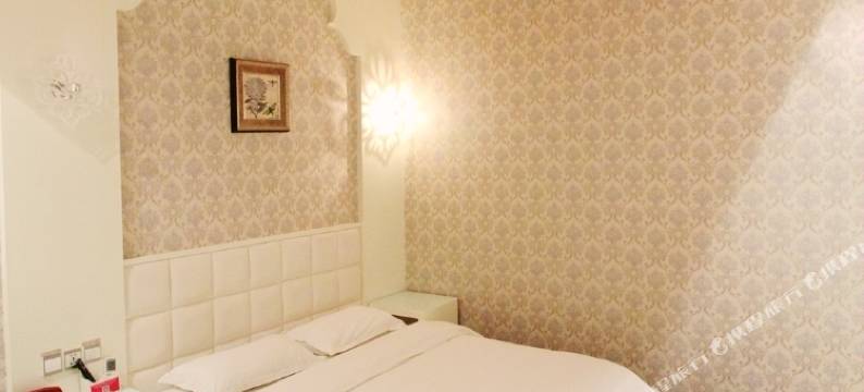 青岛摩登设计师酒店图片