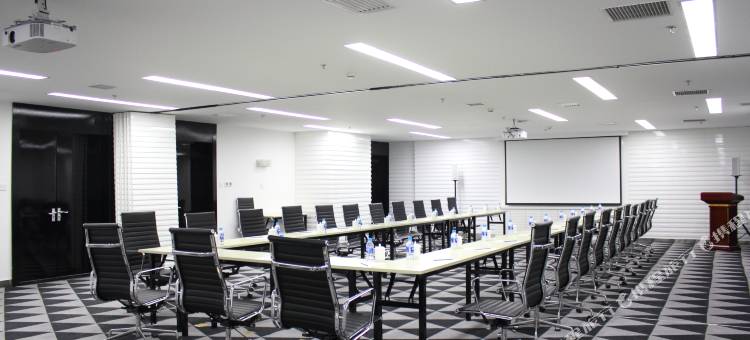 津保国际发展酒店(滨海新区临港海岸线公园店)图片