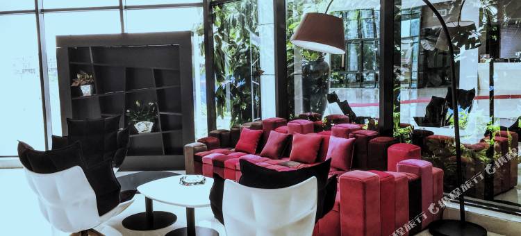 派酒店(珠海城职院金湾华发商都店)图片