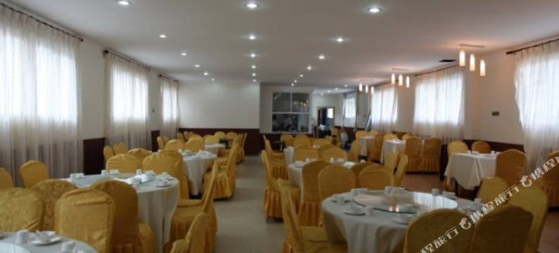 雅江雅砻湾酒店图片