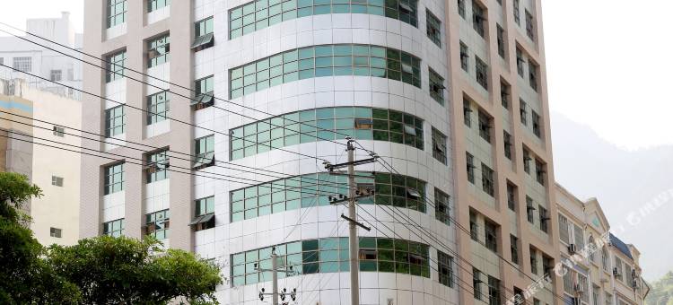 天峨明源大酒店(广西龙滩大峡谷国家森林公园店)图片