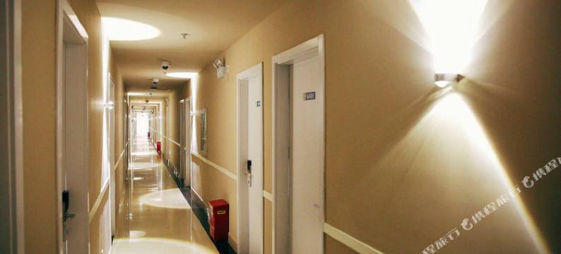 易佰酒店(上海周浦医谷店)图片