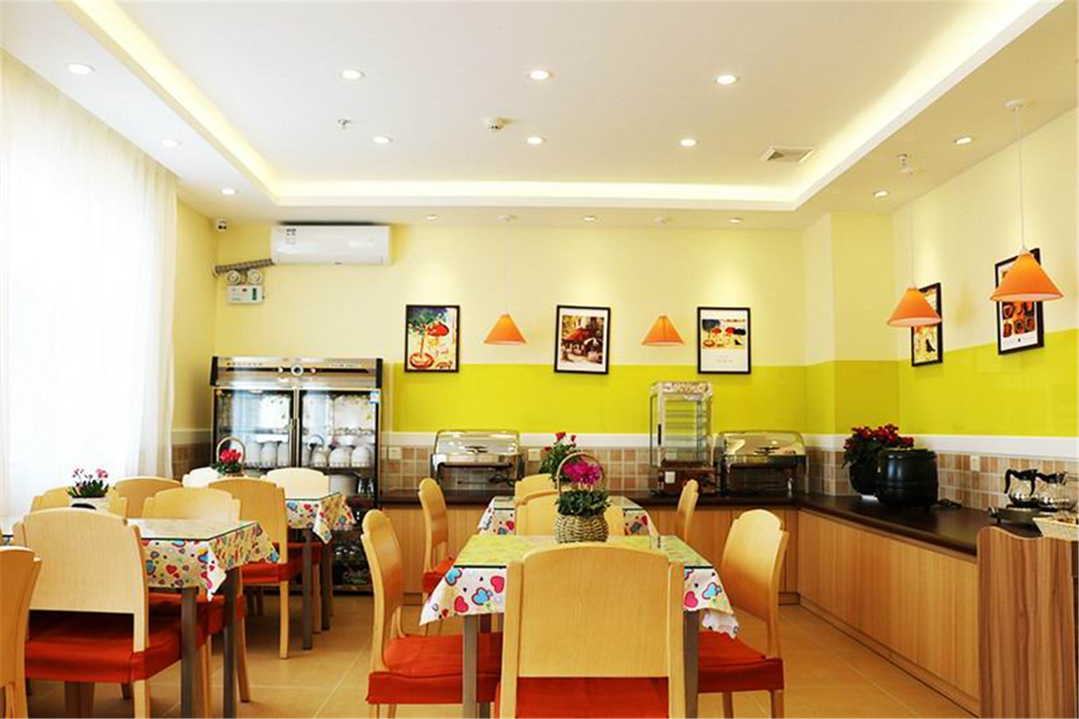 Pebble Motel (Kunming Dounan Flower City Longcheng Street) Hotel Overview