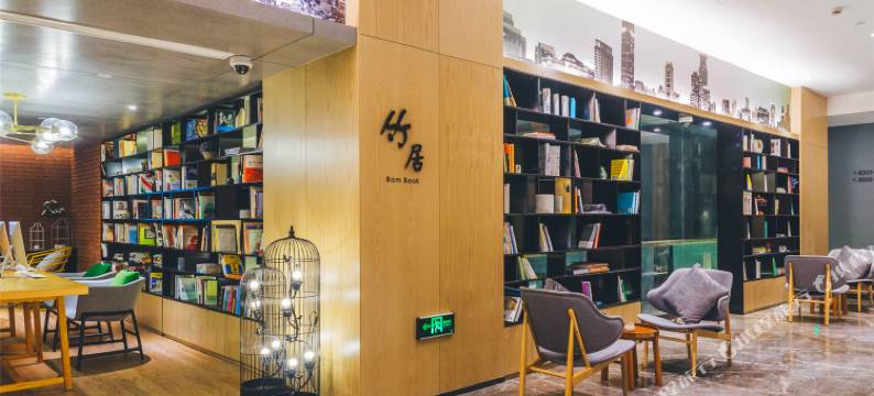 上海陆家嘴八佰伴亚朵酒店图片