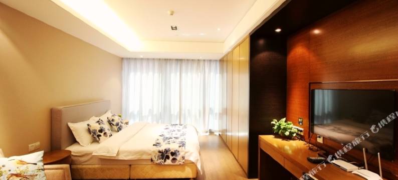 瑞蓝铂悦精筑公寓(青岛火车站店)图片