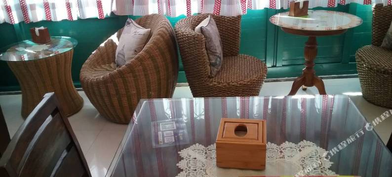 花莲蓝色玻璃海图片