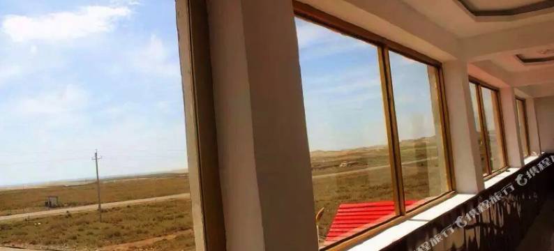 青海湖小牦牦家庭牧场图片