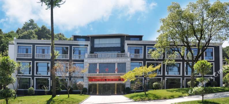 常山湖中居大酒店图片