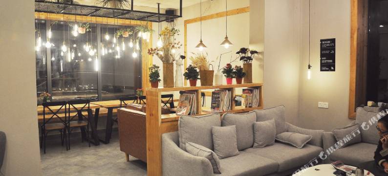 四姑娘山九月山间艺术酒店图片