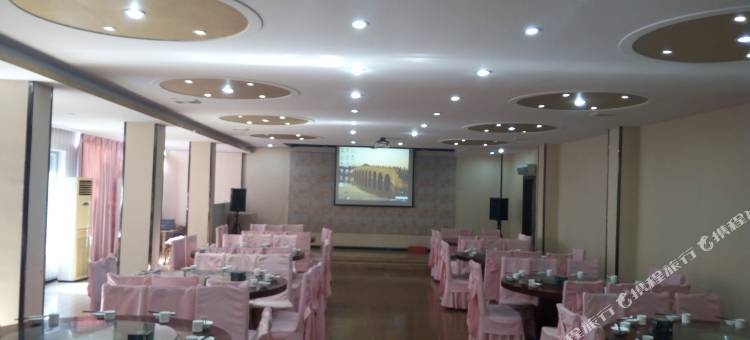 嘉泰大酒店(京山雅斯超市店)图片