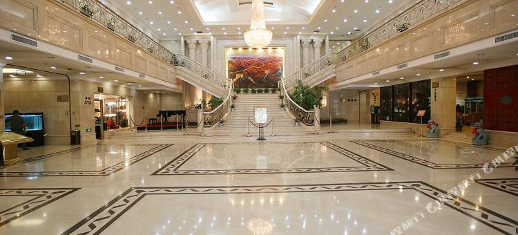 平顶山平安大厦(和平路步行街丹尼斯店)图片