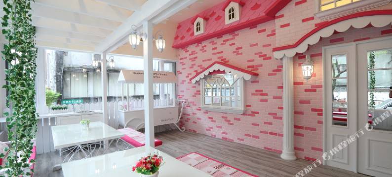 幸福加油站電梯民宿图片