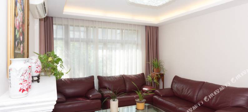 昆山悠静湖边小墅叠拼别墅图片