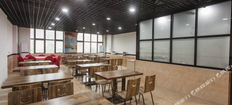 布书酒店(龙海角美万益广场店)图片