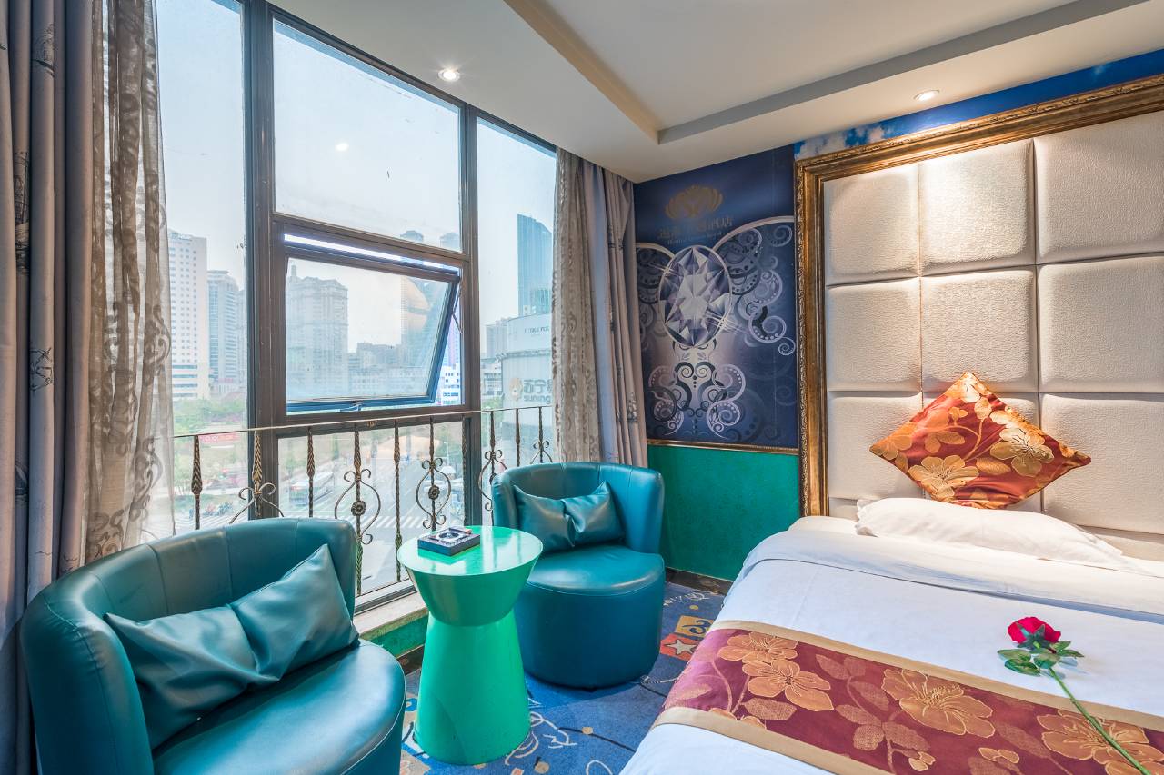 逅海主题酒店(无锡三阳广场胜利门地铁站店)