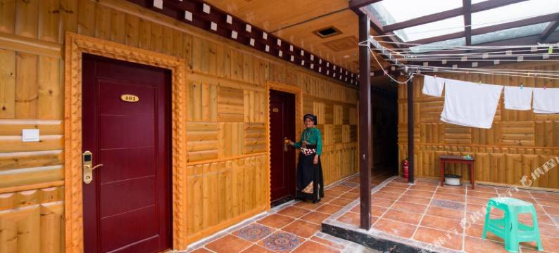 马尔康土司天然阁酒店图片