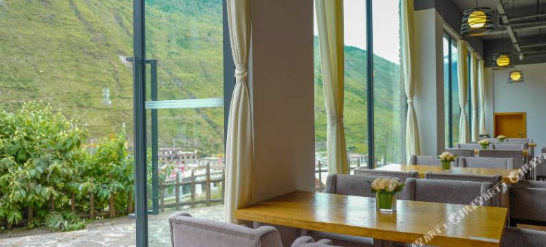 莲花府邸文化酒店(稻城亚丁景区游客中心店)图片