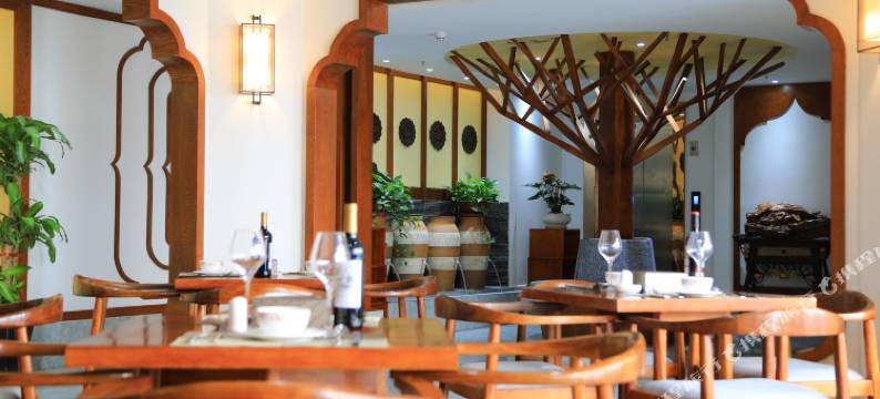 玺悦澜山主题客栈(西双版纳景洪市告庄西双景星光夜市店)图片