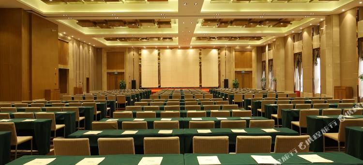 艾克美雅阁大酒店(成都西站青羊工业园区店)图片